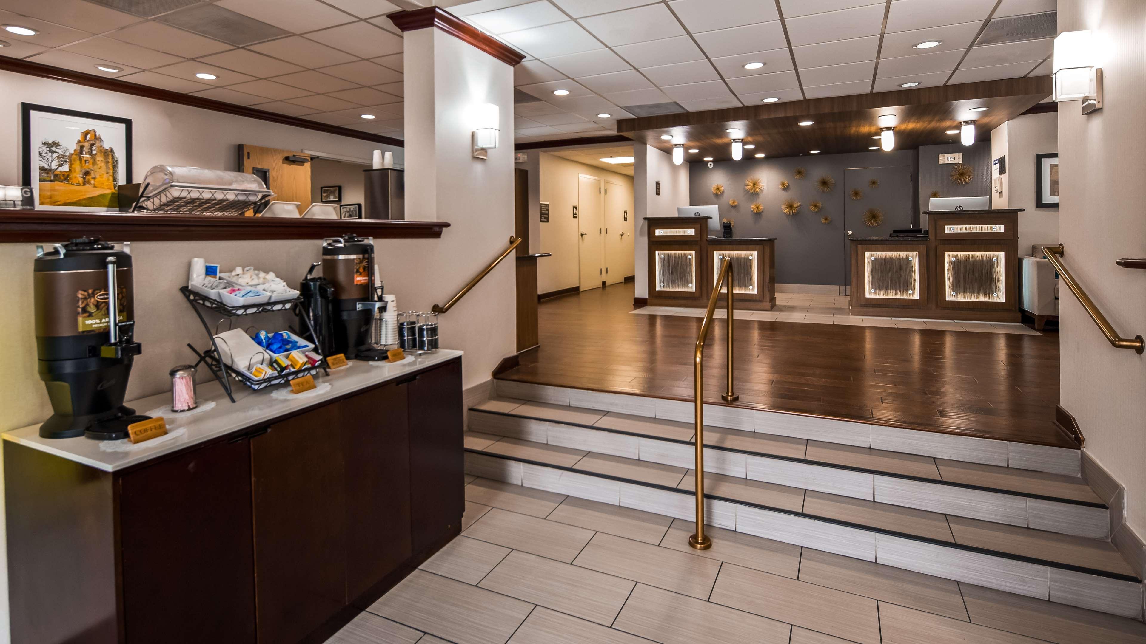 Clarion Pointe Near Medical Center Hotel San Antonio Exterior photo