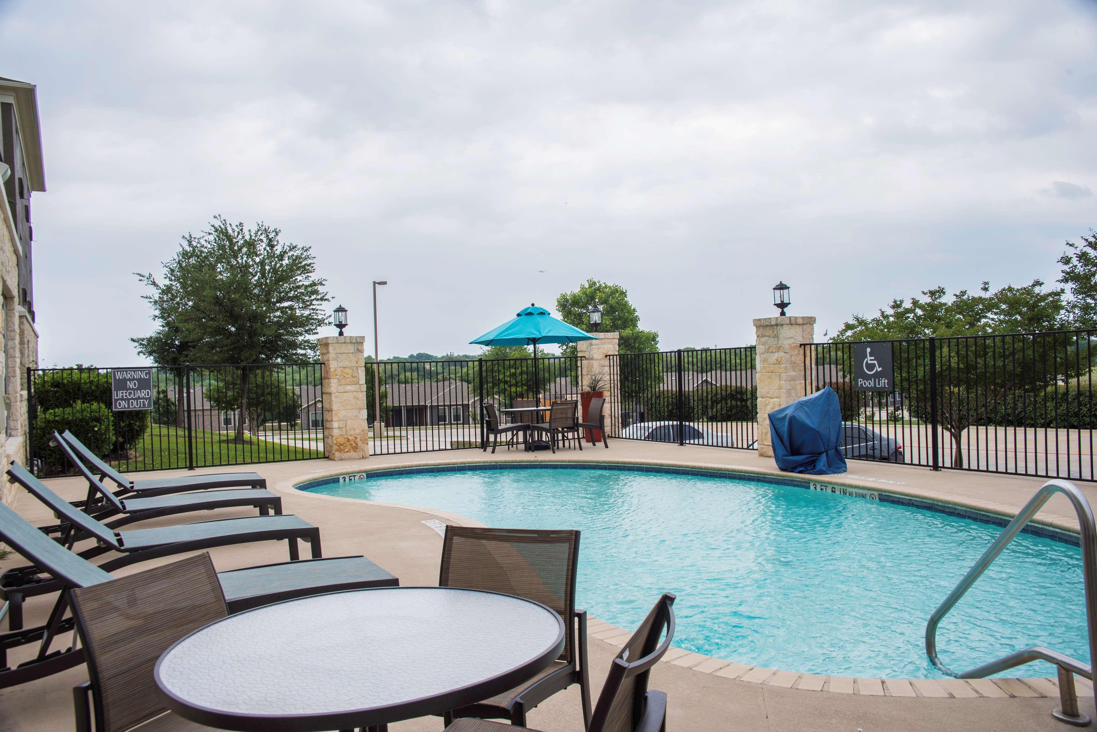 Clarion Pointe Near Medical Center Hotel San Antonio Exterior photo